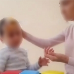“Ko‘k, ko‘k, ko‘k”. Qibrayda jizzaki tarbiyachi 4 yashar bolani urib, dars o‘tdi 