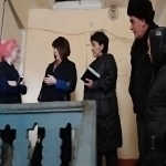 Andijonda yolg‘iz ona farzandining ta’limi bo‘yicha shikoyat bilan chiqdi