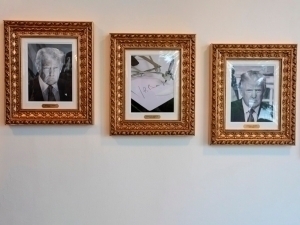 Трамп Байден имзолаган ҳужжатларни бекор қилди