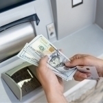 Dollarning rasmiy kursi yana pastladi