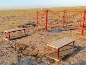 Озарбайжон самолёти қулаган жойга ёдгорлик ўрнатилди (видео)