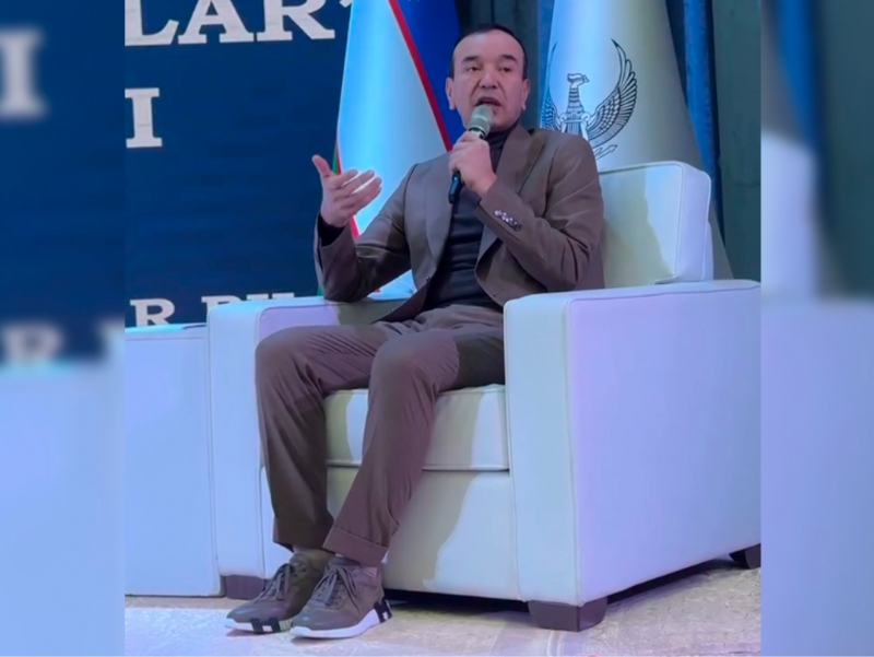 Nazarbekov yoshlar bilan uchrashuvga Hermes’ning $1200 lik poyabzalida bordi (video)