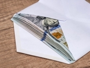 Туркманистон Россияда ушланган амалдорининг озодлиги учун пул юборди