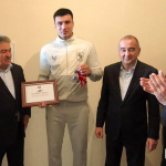 Мирзиёев чемпионга уй совға қилди