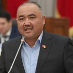 Қирғизистон парламенти спикери русча гапирган вазирга эътироз билдирди