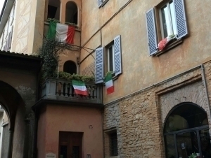 Италияда уйлар 1 евродан сотилмоқда