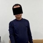 Oliy ta’lim vazirligi mansabdori $100 ming pora bilan qo‘lga tushdi (video)