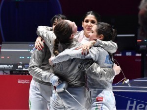 Uzbek fencers wins the silver medal at the Asian Games