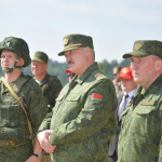 Lukashenko harbiylarga jiddiy topshiriq berdi