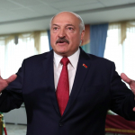 “Айбим нималигини айтишсин”. Лукашенко ҲОҚ санкциясидан дарғазаб бўлди