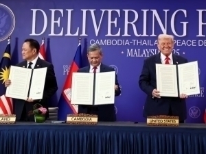 Трамп Таиланд ва Камбожани ҳам расман яраштириб қўйди (видео)