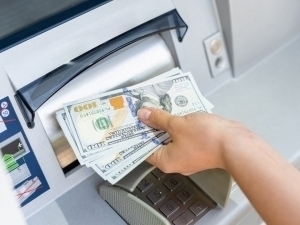 Dollar exchange rate falls to 11,900 soums