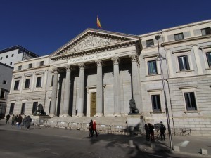 Испания Бош вазири парламентни тарқатиб юборишга қарор қилди