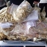 Individuals smuggling gold jewelry worth 20 billion soums detained