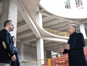 Shavkat Mirziyoyev “Yangi O‘zbekiston” universiteti qurilishini ko‘zdan kechirdi