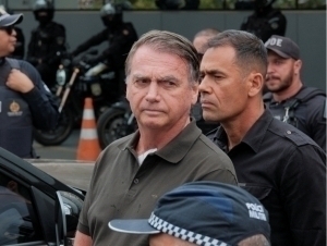 Қамалган президент шифохонага ётқизилди