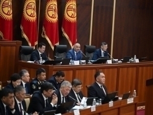 Qirg‘iziston parlamenti bayroqni o‘zgartirishni ma’qulladi