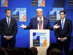 “Қўрқоқлар”. Трамп НАТОни таҳқирлаб, унга таҳдид қилди (видео)