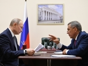 Татаристон раҳбари рус тилини билмайдиган мигрант болаларнинг ўқитилмаслигига қарши чиқди