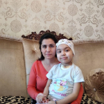 Miyasida o‘simtasi bor 6 yoshli qizaloq Moskvaga ucholmayapti. Oilaning umidi Tashqi ishlar vazirligidan 