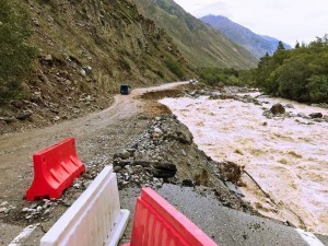 Самарқандда 3 яшар боланинг жасади ариқ четидан топилди