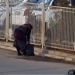 Surxondaryoda ko‘chaga axlat tashlagan ayol jarimaga tortildi