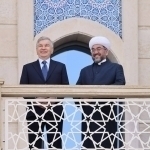 Shavkat Mirziyoyev Imom Buxoriy majmuasi bilan tanishdi