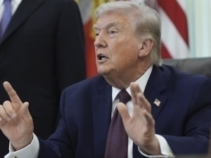 Трамп Эрон билан музокаралар тўхтатилганини рад этди
