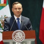 Polsha rahbari chegaradagi vaziyat tufayli safarini bekor qildi