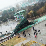 Termizda Yangi yil archasi qulab tushdi