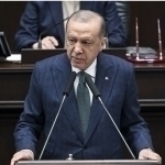 “Qo‘g‘irchoqbozning kimligini yaxshi bilamiz”. Erdo‘g‘an davlat to‘ntarishi haqidagi xabarlarga izoh berdi
