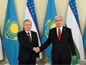 Mirziyoyev and Tokaev hold a meeting in narrow circle