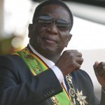 “Davlatni oilaviy biznesga aylantiryapti”. Zimbabveliklar Prezidentini aybladi 