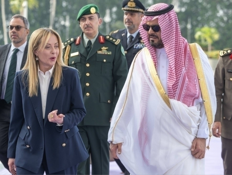 Meloni kutilmaganda Saudiyaga bordi (video)