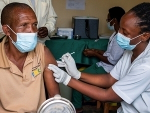 JSST Ebolaga qarshi yangi vaksinalarni sinovdan o‘tkazadi