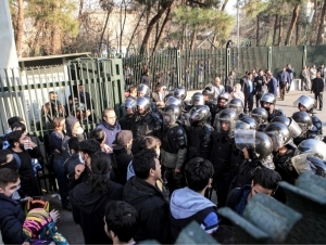 Эрондаги намойишларда 35 киши ҳалок бўлди