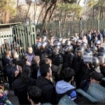 Erondagi namoyishlarda 35 kishi halok bo‘ldi