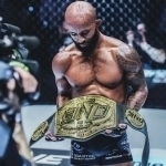 Sobiq UFC chempioni liganing Shon-sharaf zaliga kiritiladi