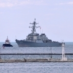 AQSH harbiy kemasi Yamandan uchirilgan 14 ta dronni yo‘q qildi