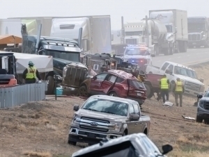 АҚШда 30 дан ортиқ машина автоҳалокатга учради. Қурбонлар бор (видео)