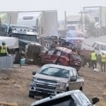 АҚШда 30 дан ортиқ машина автоҳалокатга учради. Қурбонлар бор (видео)