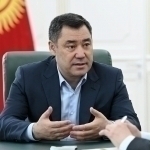 “Maxsus kuchlarni jilovlab turibman”. Japarov bosh ko‘targan bozorchilarga tahdid qildi