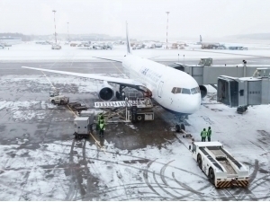 Rossiya aeroportlarida dron xavfi tufayli parvozlar cheklandi