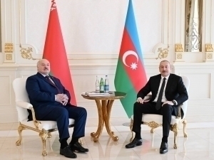 Лукашенко Алиевга Қорабоғни тиклашда ёрдам таклиф қилди