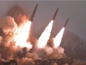 Шимолий Корея Япон денгизи томон 10 га яқин баллистик ракета учирди