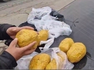 Buxoroda mashinasida salkam 5 kg “opiy” olib ketayotgan fuqaro ushlandi