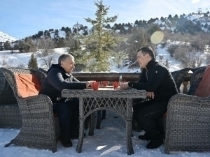 Shavkat Mirziyoyev Sadir Japarovni tabrikladi