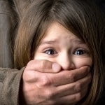 60-year-old man sexually assaults a 6-year-old girl