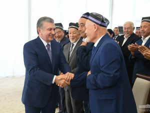 Shavkat Mirziyoyev sirdaryolik faollar bilan suhbatlashdi