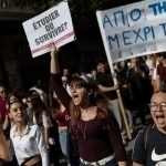 Грецияда ҳам намойишлар: 10 минглаб аҳоли бош кўтариб кўчага чиқди